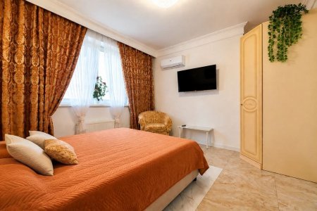 Кровать в номере 5 в Loft Studio Носовихинское шоссе