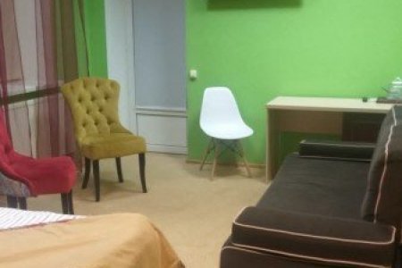 Стандарт с балконом в отеле Апельсин на Вернадского