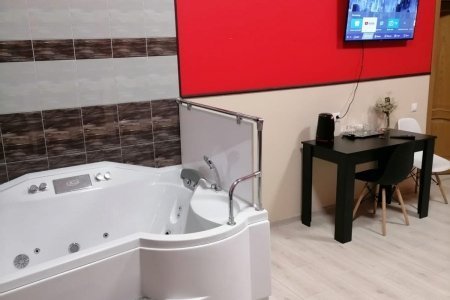 Джакузи в номере Люкс с джакузи в отеле Баунти