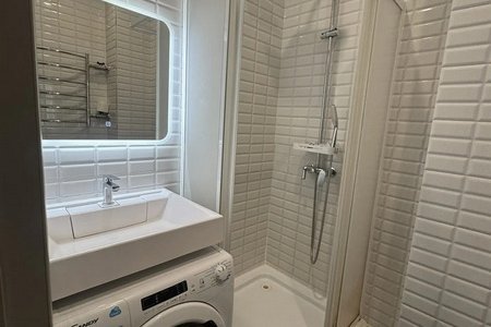 Душевая номера Апартаменты в Шерстон апарт-отеле