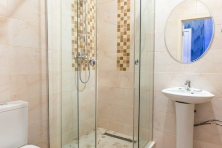 Душевая кабина в 12 Комфорт плюс в De Art на Авиамоторной