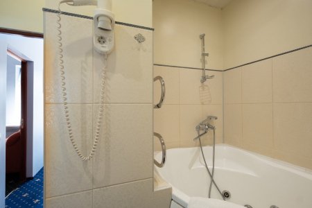 Ванная комната в номере Люкс в отеле Чистые пруды