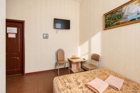Зона отдыха в номере Стандарт с окном в отеле Автор Братиславская