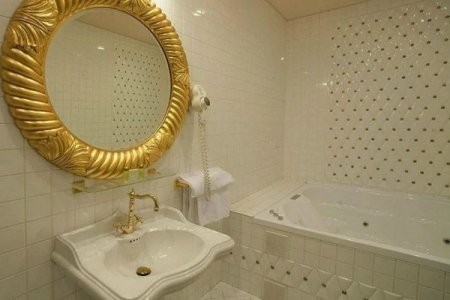 Джакузи в номере Люкс в Брестоле