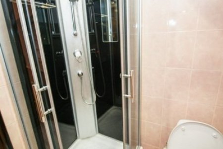 Снять номер у метро — романтика Душевая в номере Болонья в отеле Флоренция