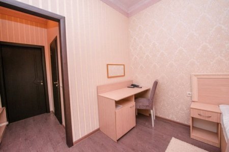 Романтический отель у метро Флоренция — посмотреть цены и забронировать Рабочая зона в номере Стандарт в отеле Флоренция