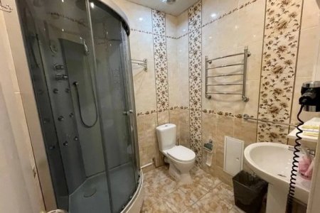 Душ в номере Комфорт в отеле Автор Люблино