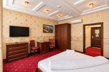 Интерьер номера Комфорт в отеле Автор