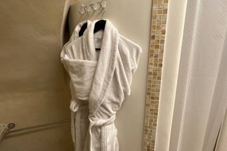 Халаты в номере Апартаменты в отеле Палаты Хованских