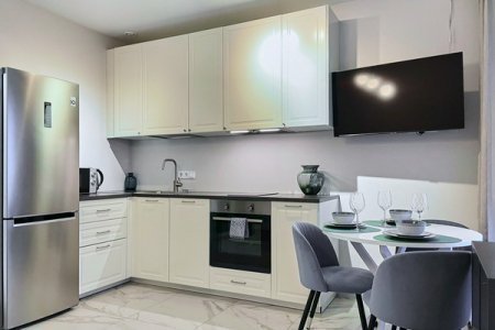 Кухонный уголок в номере Breeze Apartments в ЖК Савеловский Сити