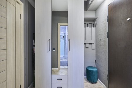 Шкаф в номере Emerald Suite в ЖК Савеловский Сити