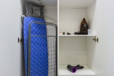 Гладильная доска в студии №22 в апартаментах Home Like
