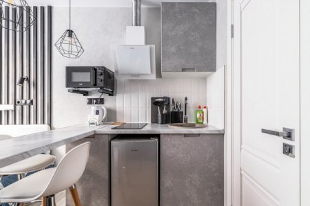 Кухня в студии №19 в апартаментах Home Like
