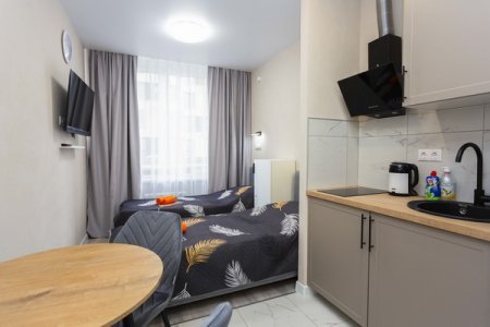 Кухня в студии №23 в апартаментах Home Like
