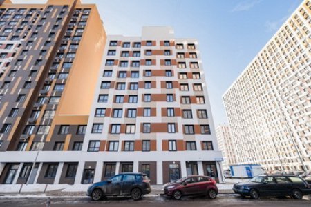 Многоэтажное здание - Апартаменты Хоум Лайк на Эйнштейна