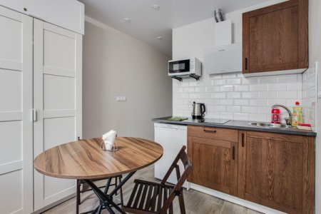 Обеденная зона в номере 13 в Home Like