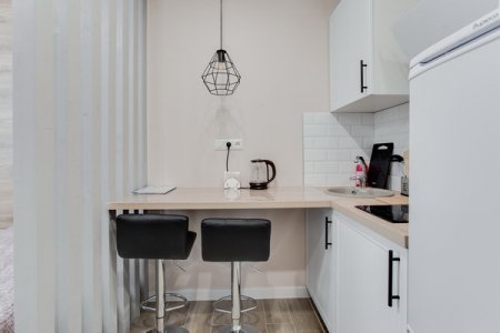 Обеденный уголок в студии 5 в апартаментах Home Like