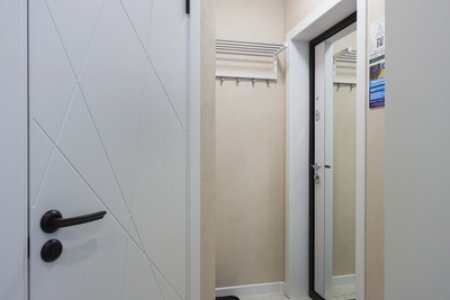 Прихожая в студии №23 в апартаментах Home Like
