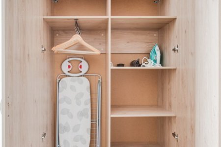 Шкаф в студии 4 в апартаментах Home Like