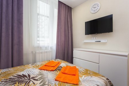 Телевизор в квартире 8 в апартаментах Home Like