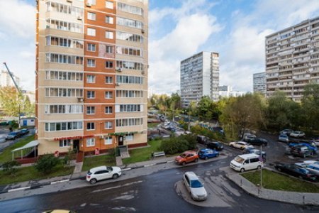 Вид снаружи апартаментов на Эйнштейна 