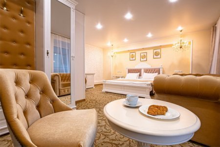 Комфорт с гидромассажной ванной в отеле Revival Hotel-3
