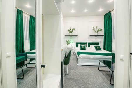 Кровать в номере Большой Улучшенный в отеле Revival Hotel-3