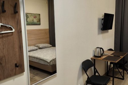 Зеркало в номере 9 в отеле Александрия