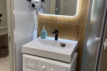 Забронировать час любви в апартаментах у метро Стиральная машина в апартаментах Душинская 3А