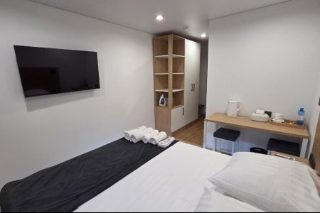 Интерьер номера Комфорт №2 в отеле Buta Hotel 4