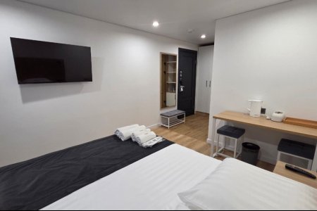 Интерьер номера Комфорт №3 в отеле Buta Hotel 4