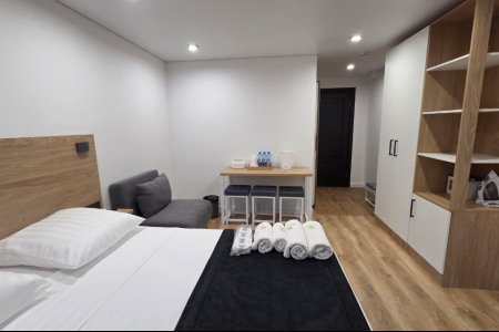 Интерьер в номере Комфорт трехместный №5 в отеле Buta Hotel 4