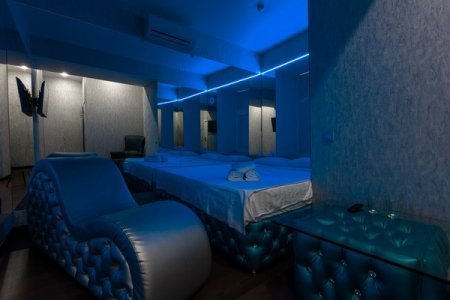 номер зеркальный 3