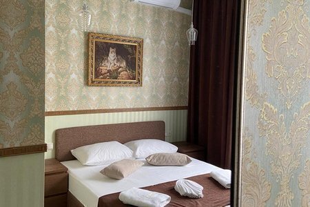 Номер Полулюкс в Жулебино — посмотреть цены Коридор номера Полулюкс Артемида — отель Элитон Жулебино