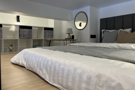 Двуспальная кровать в номере Делюкс в Prive Luna