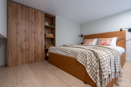 Кровать кинг-сайз в номере Studio Suite в Prive Luna