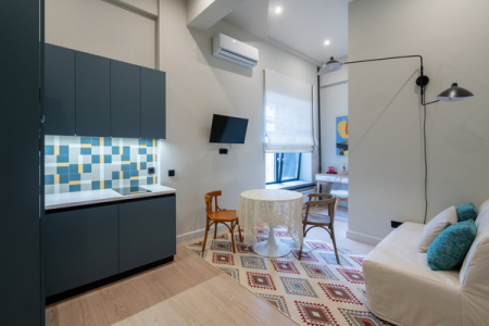 Кухонная зона в номере Studio Suite в Prive Luna