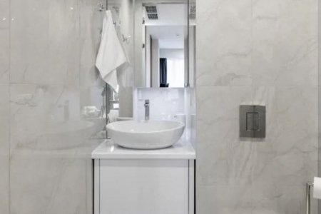 Душевая комната в студии 22 м² в апартаментах Москва-Сити