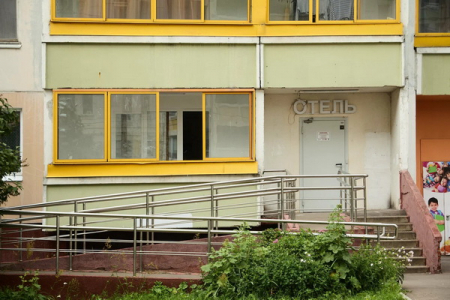 Вход в отель ЛимонЛайм-3